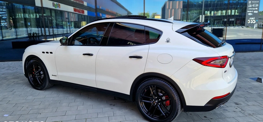 Maserati Levante cena 245000 przebieg: 61800, rok produkcji 2018 z Limanowa małe 466